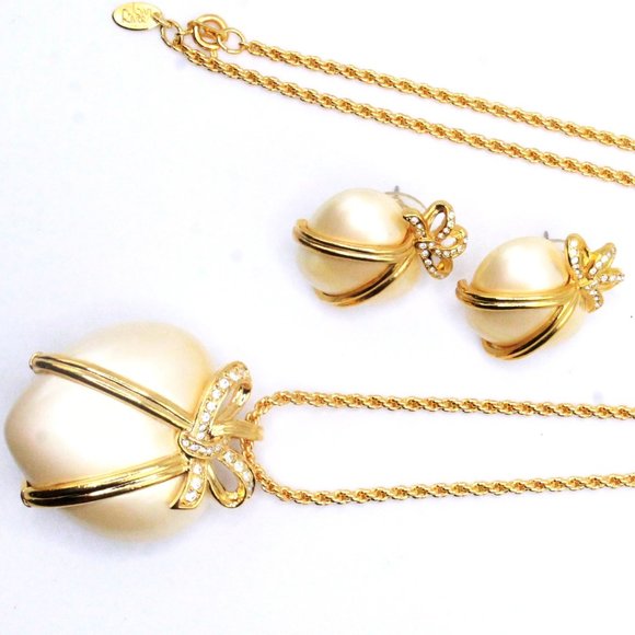 Joan Rivers Contemporary Puff Heart Beige Necklace Earrings Set - Picture 9 of 12